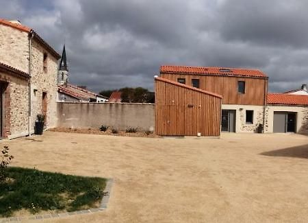 La Borderie - Maison Des Randonnees - Gite Etape - Gite De Groupe Vaire Exterior photo